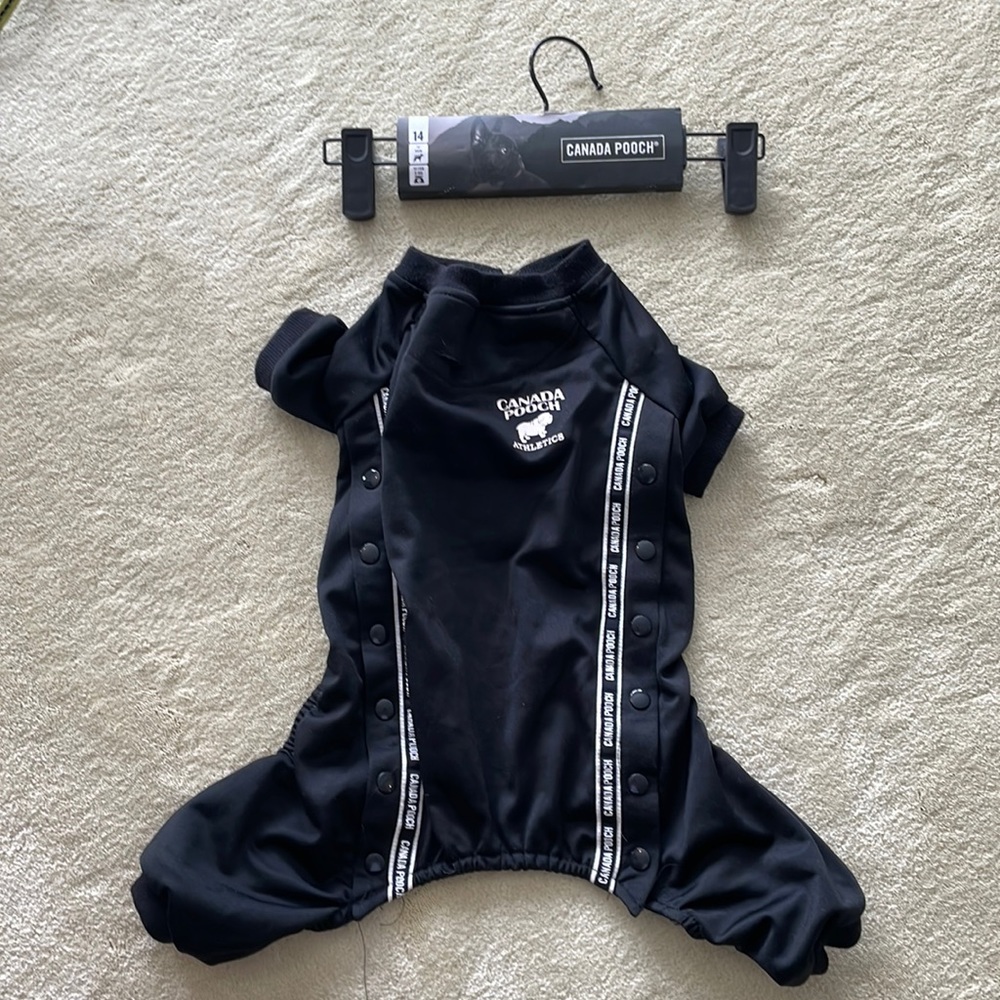 Canada Pooch black pet jacket